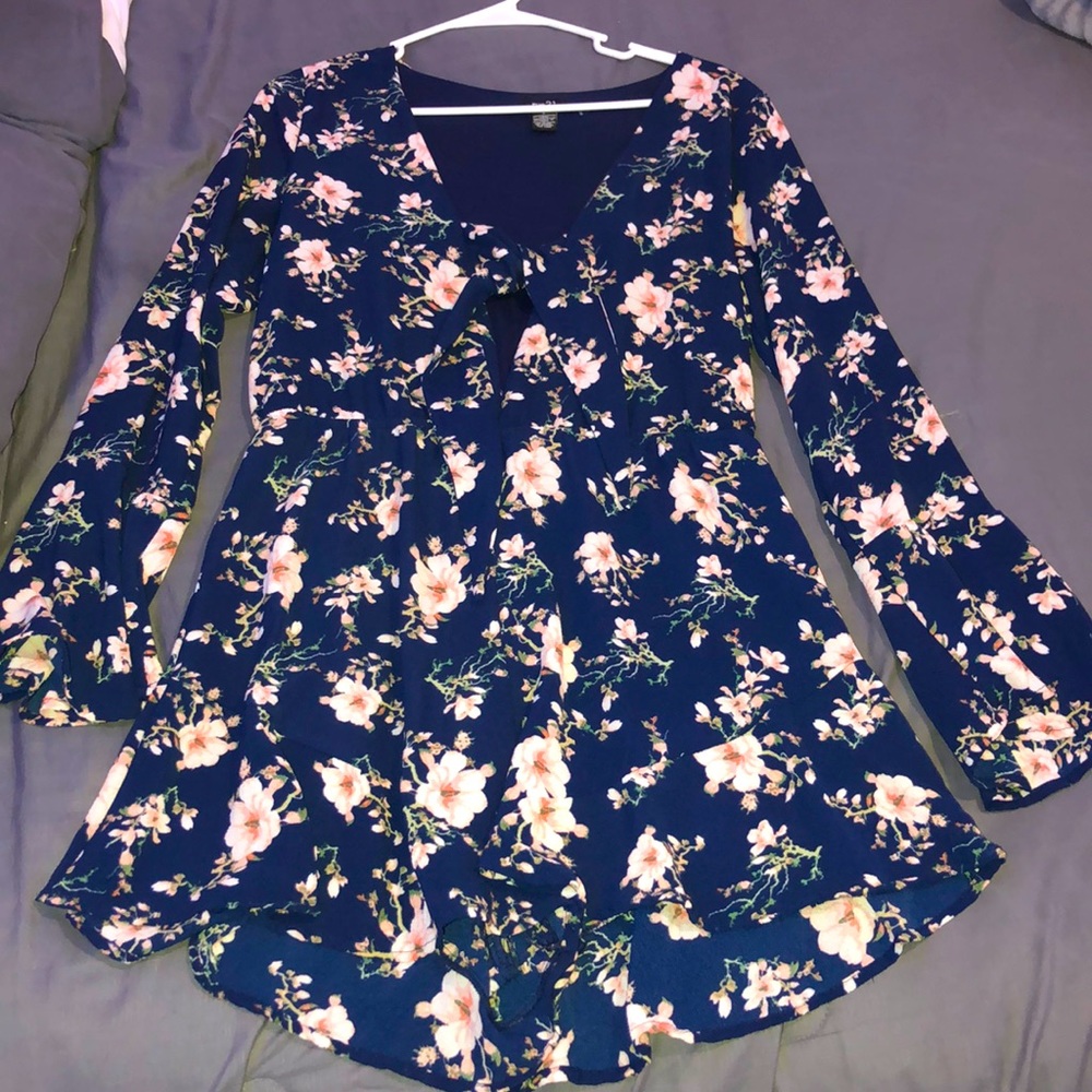 long sleeve floral romper (flowy)